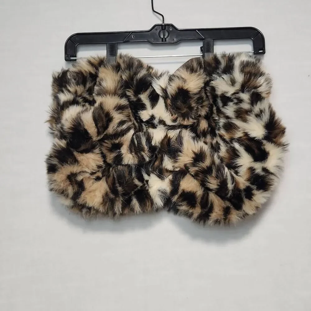 Red by Saks Fifth Avenue Women's One Size Leopard Print Acrylic Scarf